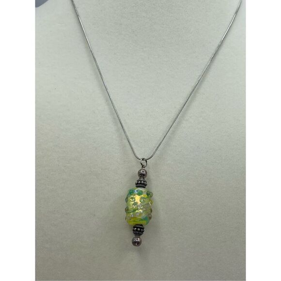 Glowing summer swirls pendant and chain - Picture 2 of 7